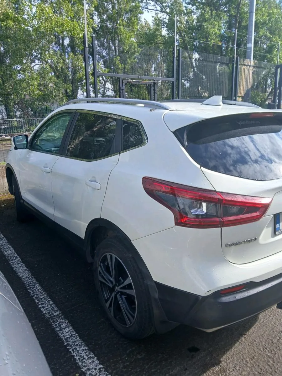 Car - Image 1