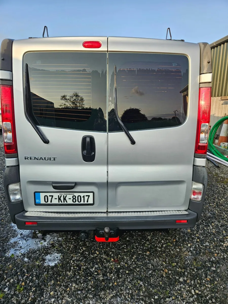 Renault Trafic 2007 Crewcab 2.0L - Image 2