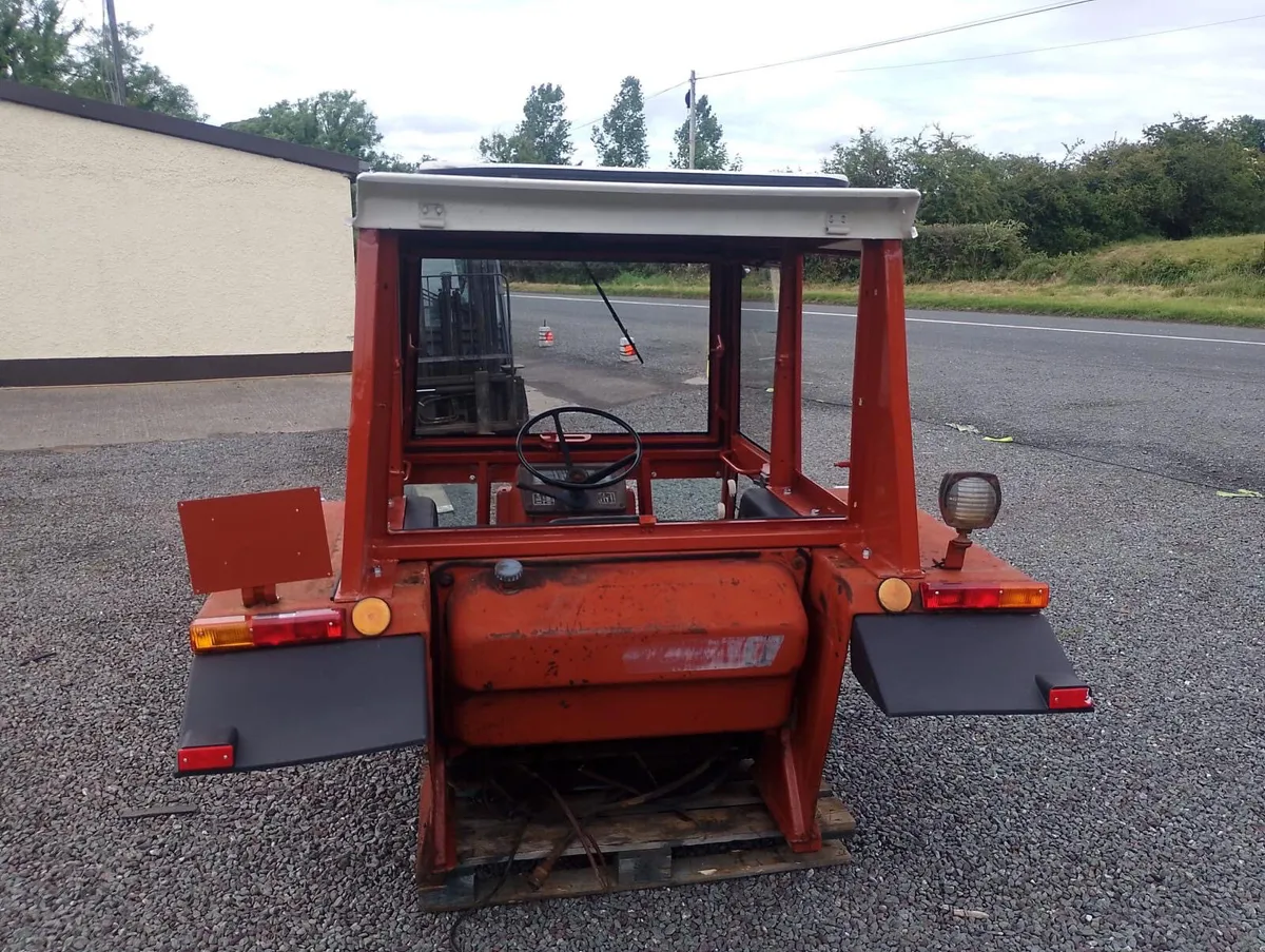 Resprayed FIAT Cab to suit 680/780/880/980 models - Image 4
