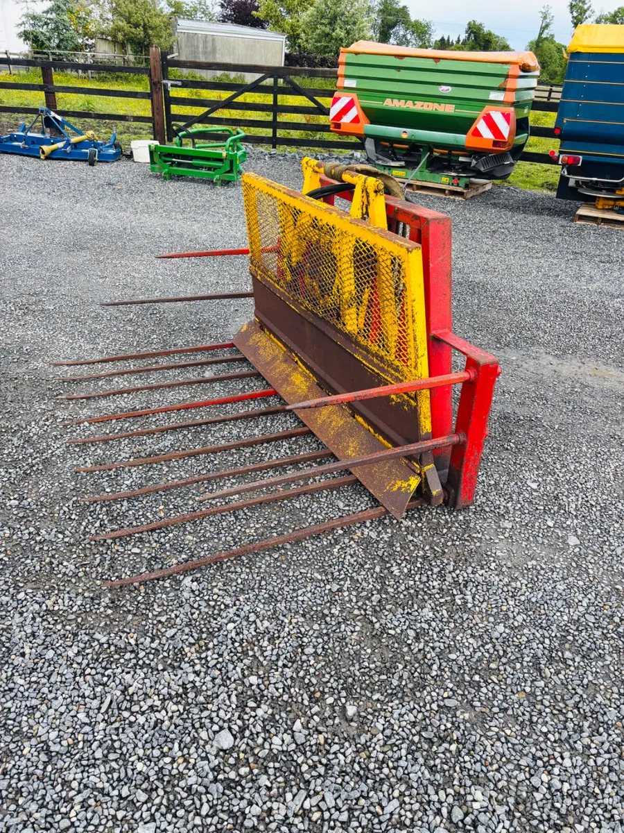 McKenna push off Buckrake - Image 4