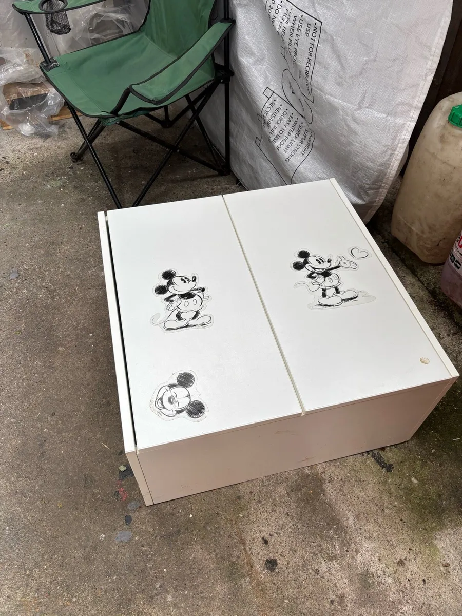 Storage table - Image 1