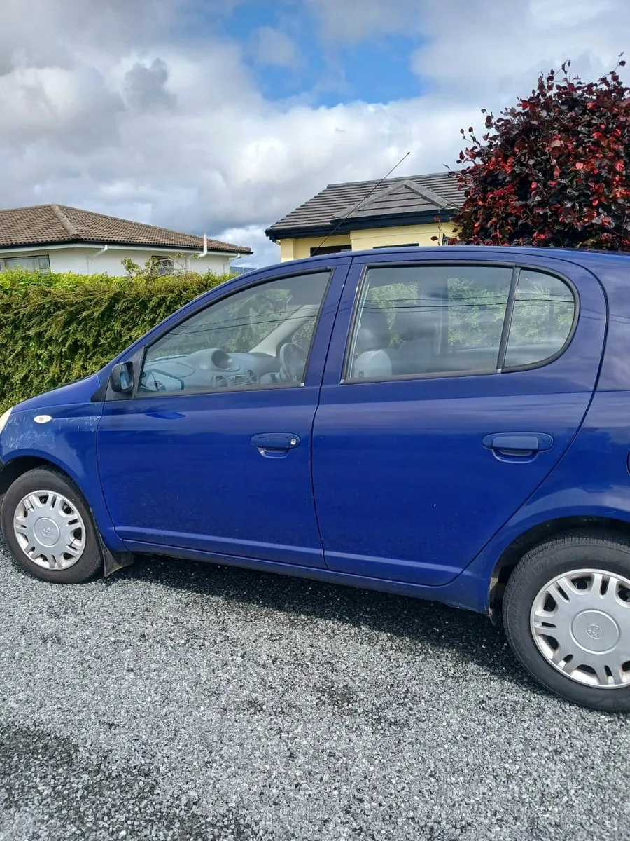 Toyota Yaris 2000 - Image 3