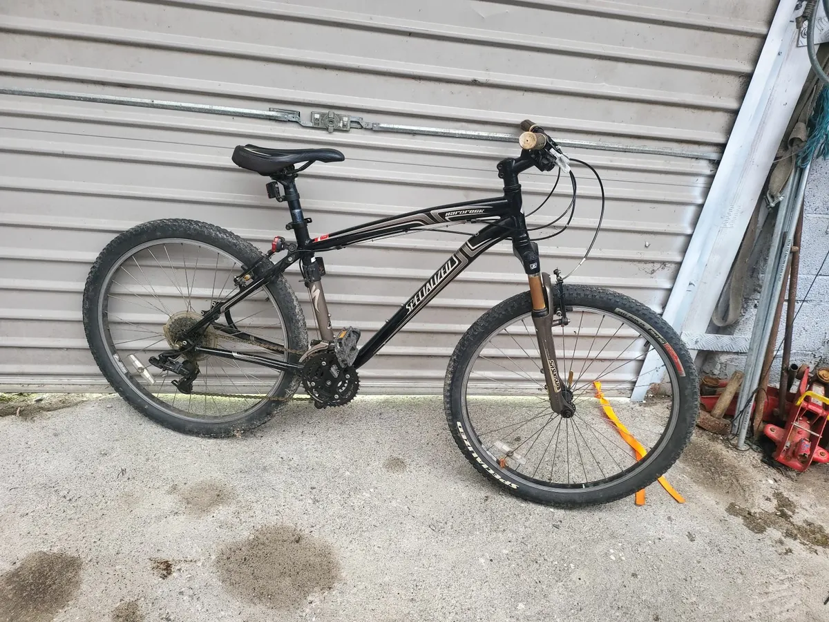 21 speed specialized light weight mountain bike - Image 1