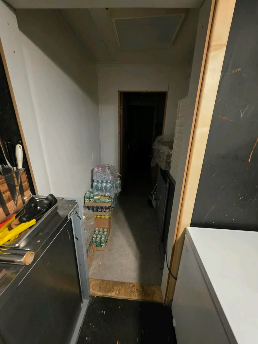 Takeaway kitchen for sale - Image 4