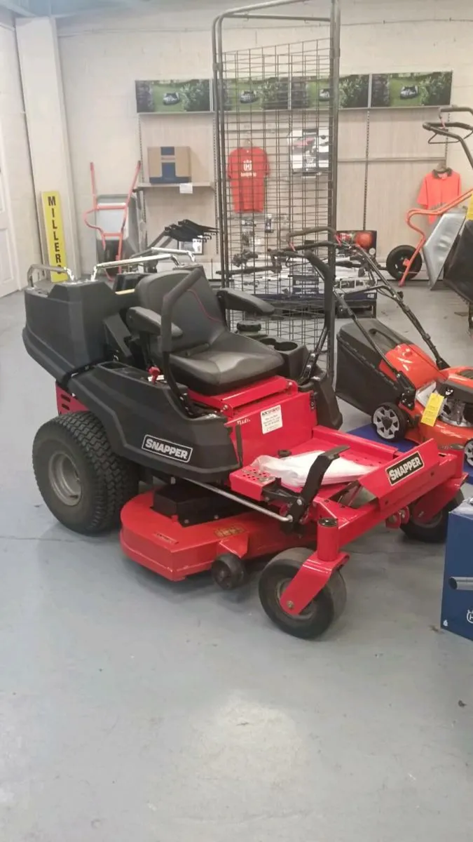 Snapper ZTX 275 Zero Turn Mower - Image 1