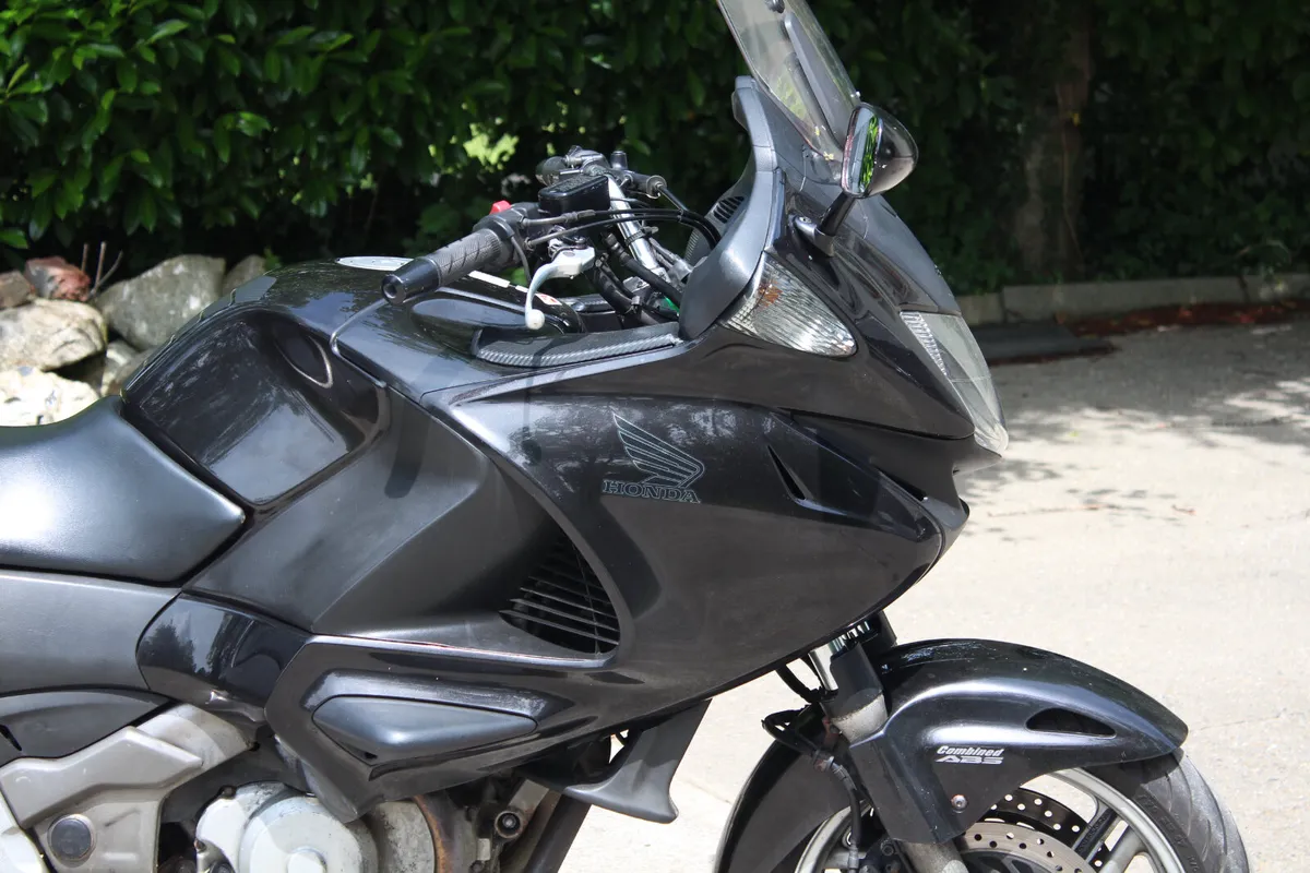 2007 Honda Deauville 700 - Image 2