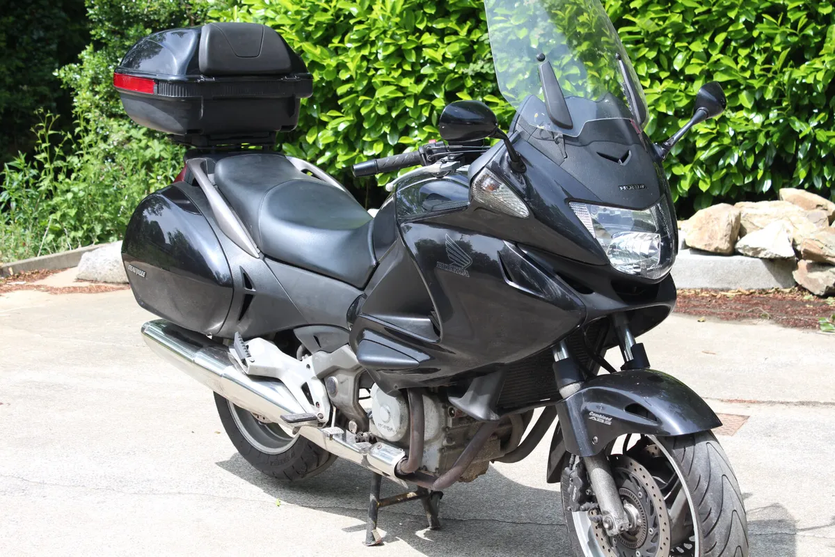 2007 Honda Deauville 700 - Image 3
