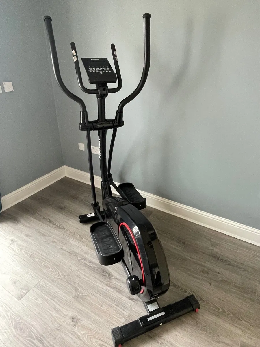 Reebok ZR9 Elliptical Cross Trainer - Image 2