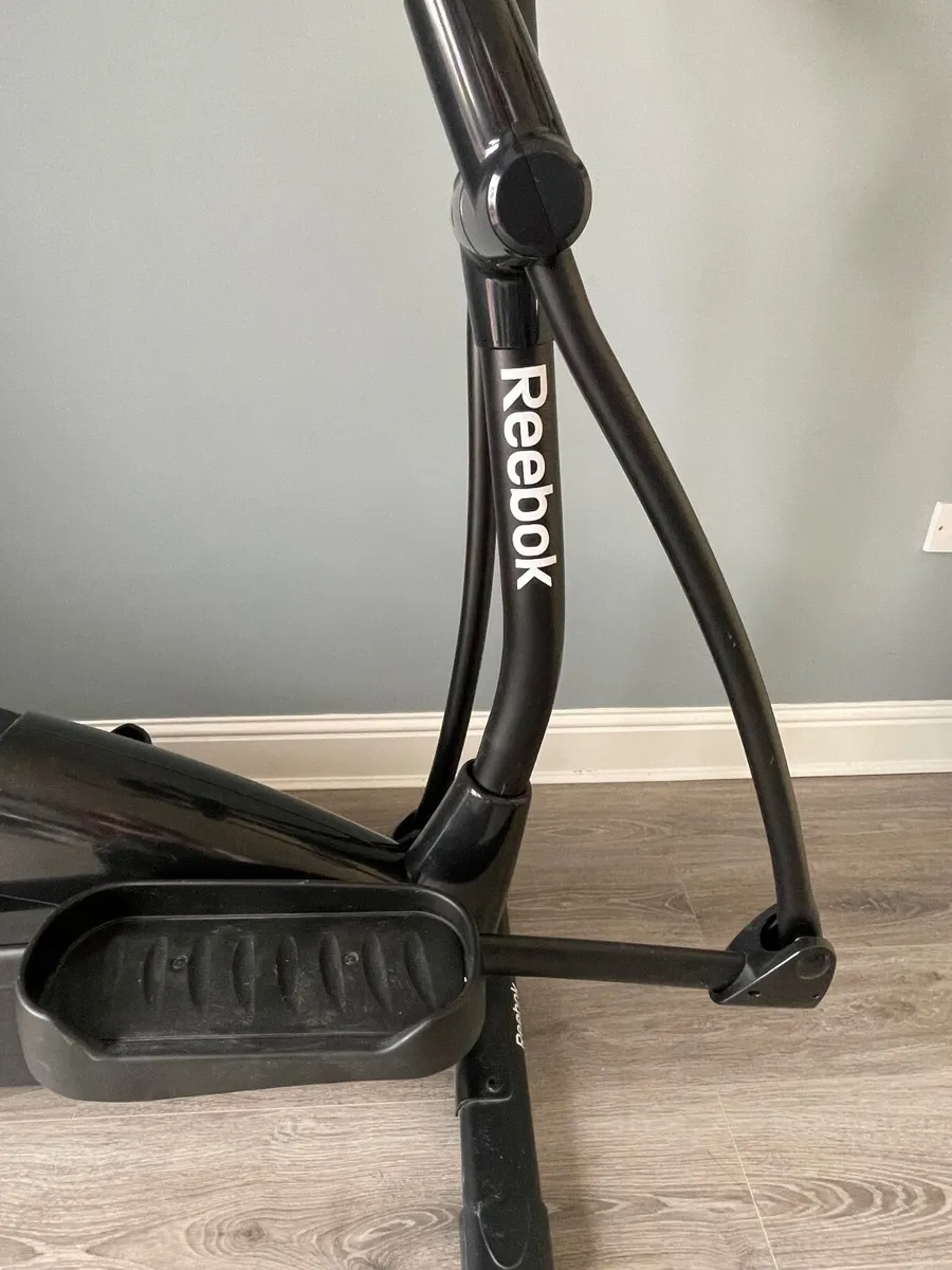 Reebok ZR9 Elliptical Cross Trainer - Image 4
