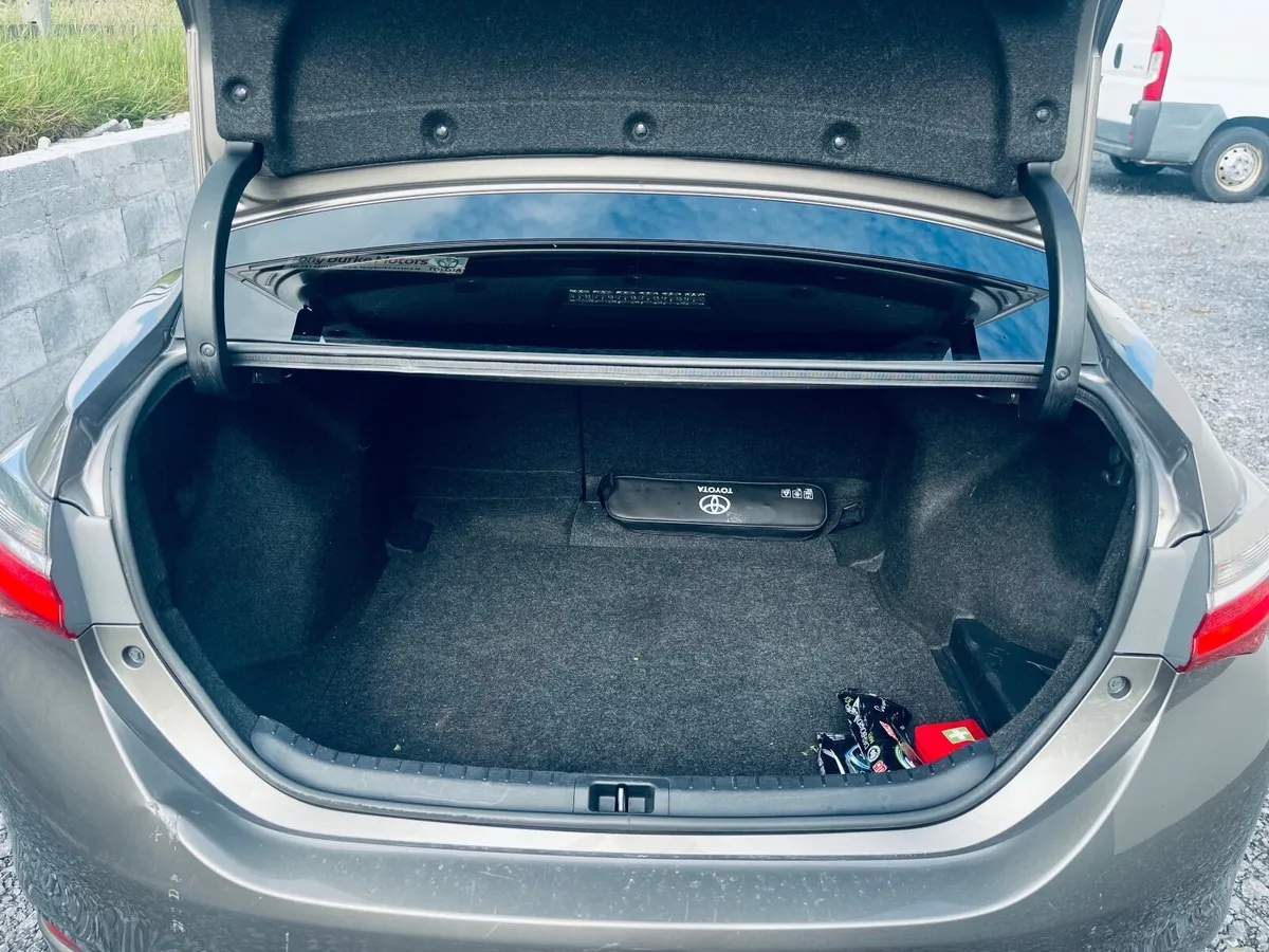 Toyota Corolla 2017 1.4d4d - Image 4
