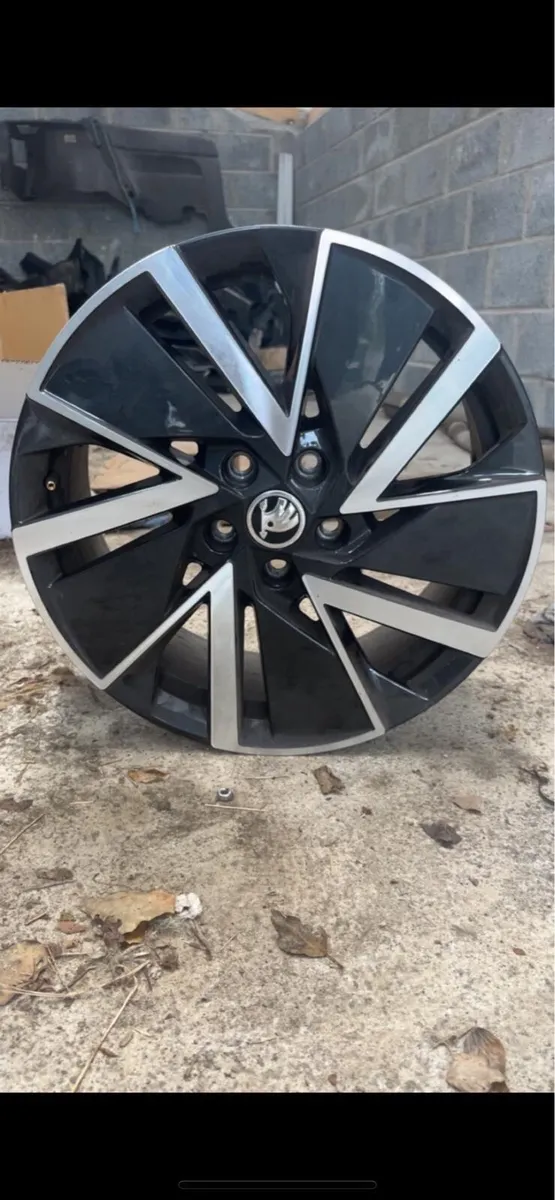 Genuine Skoda Octavia sport line wheels