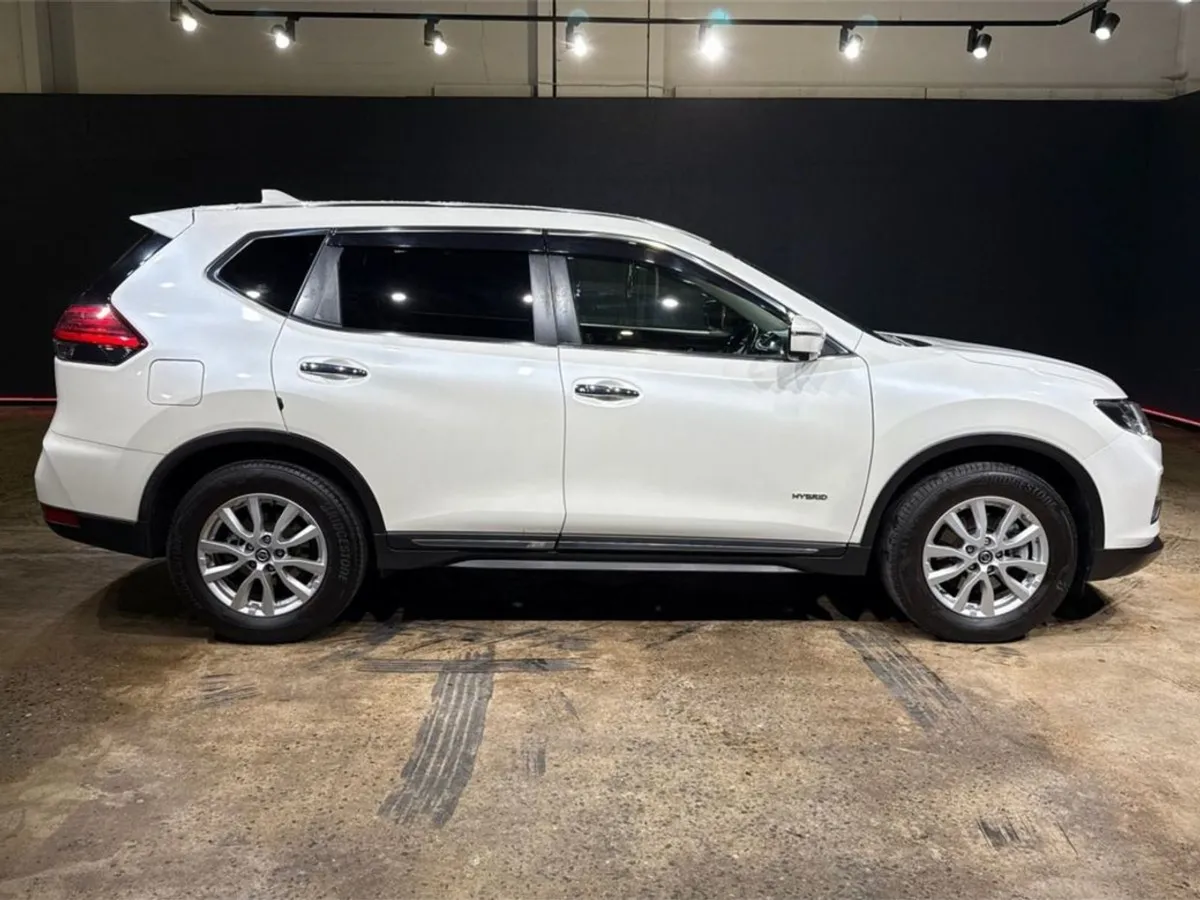 Nissan X-Trail 2.0 Hybrid Automatic - Reverse Cam - Image 4