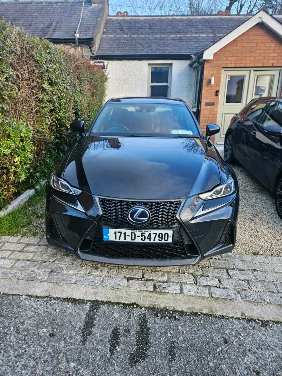 Lexus is300 - Image 1