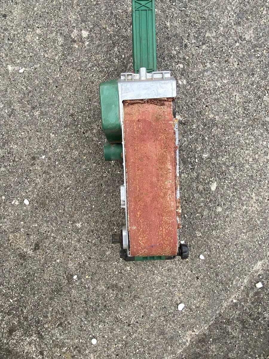 Electric sander - Image 2