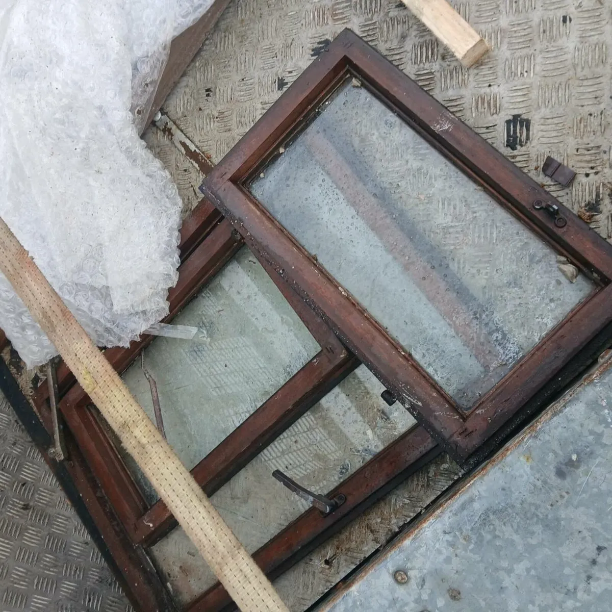 Free glass and windows FERMOY - Image 2