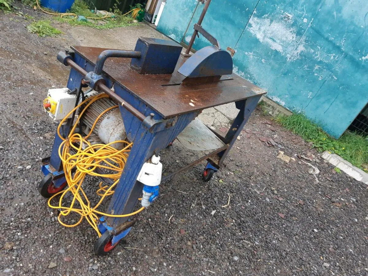 Heavy duty benchsaw - Image 1
