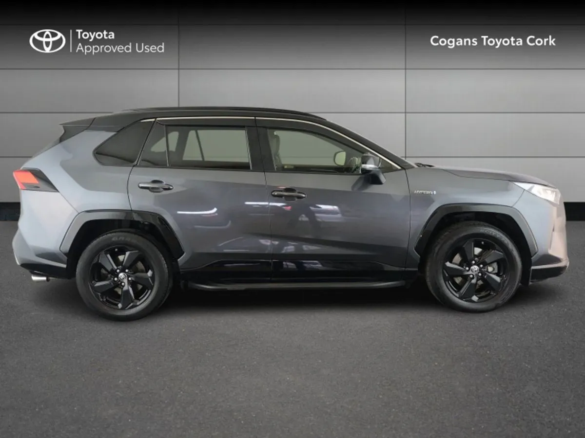 Toyota Rav4 Rav4 Hybrid Sport main Dealer Service - Image 3