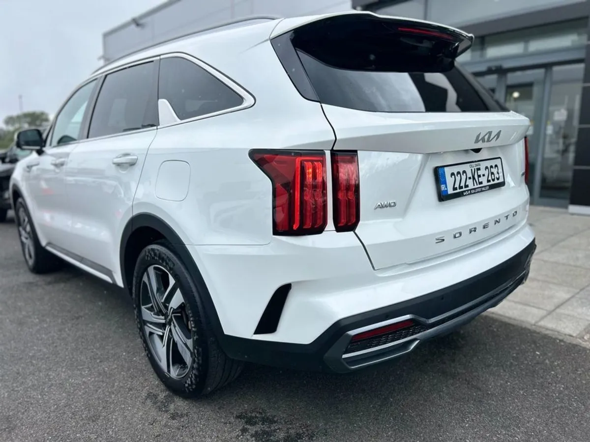 Kia Sorento 1.6 K4 Plug in Hybrid ( 7 Seats ) - Image 3