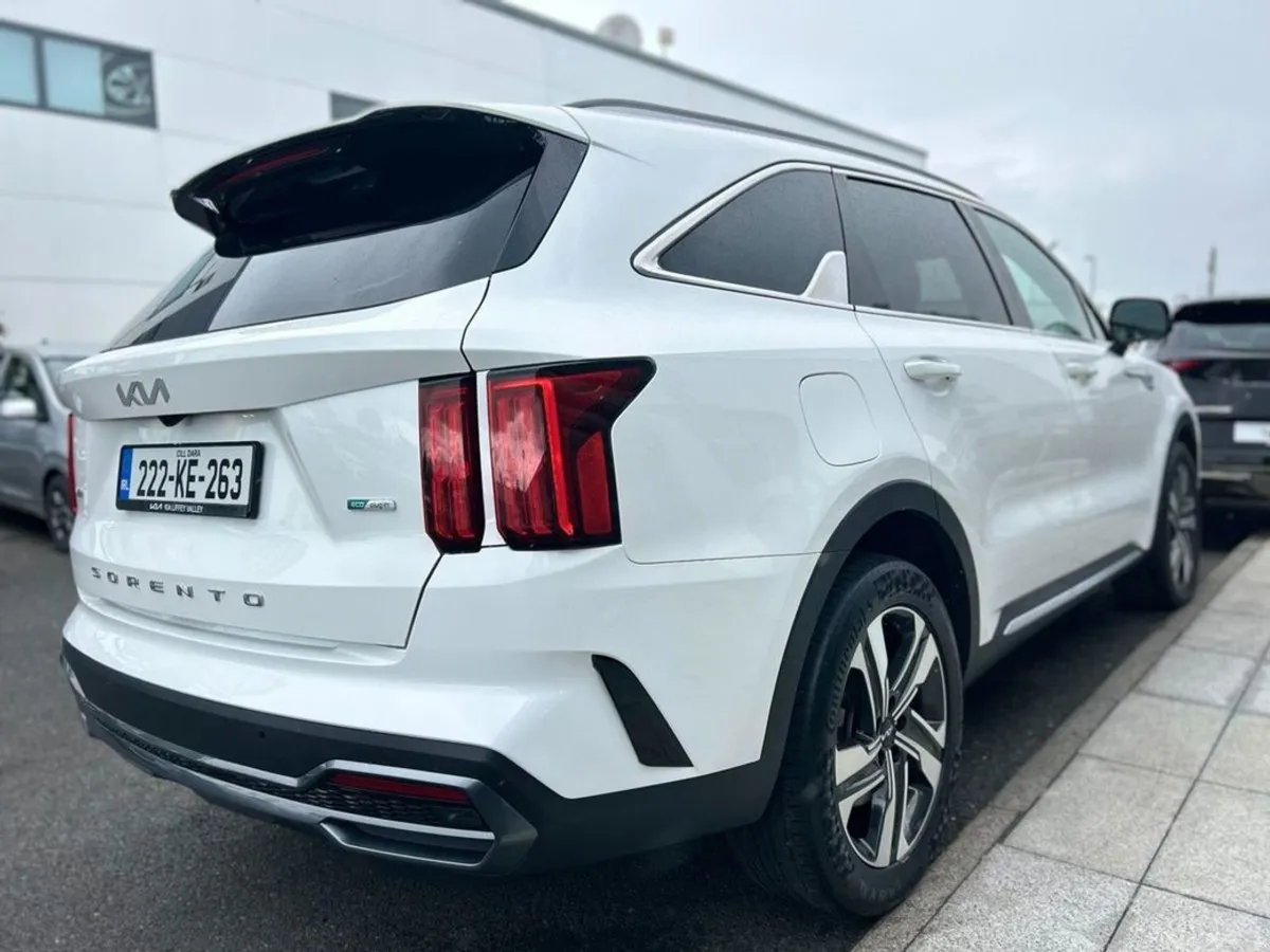 Kia Sorento 1.6 K4 Plug in Hybrid ( 7 Seats ) - Image 4