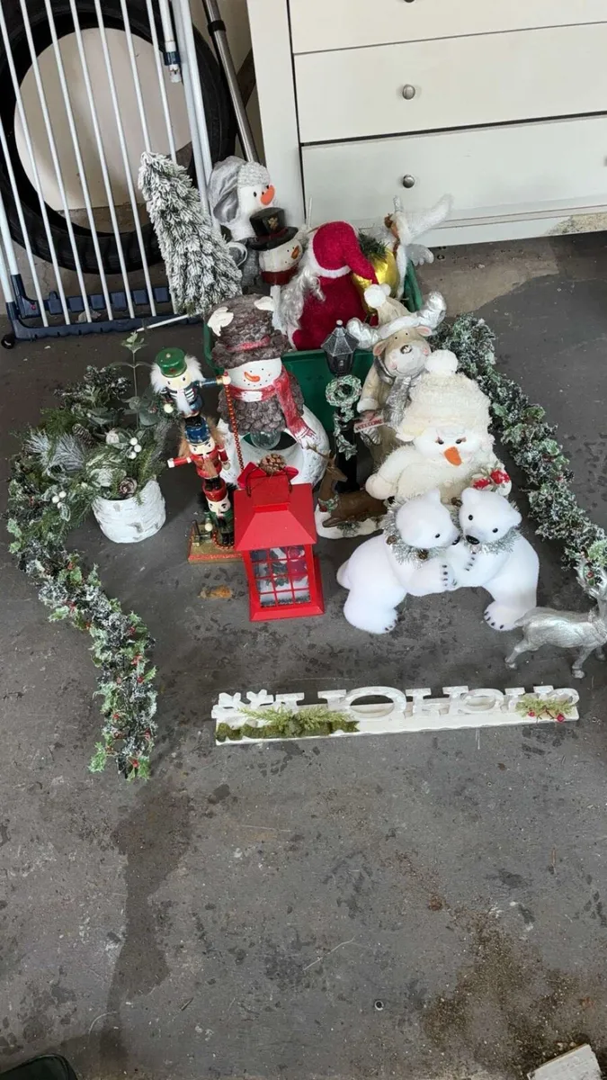 Assorted Christmas decorations GOING CHEAP - Image 1