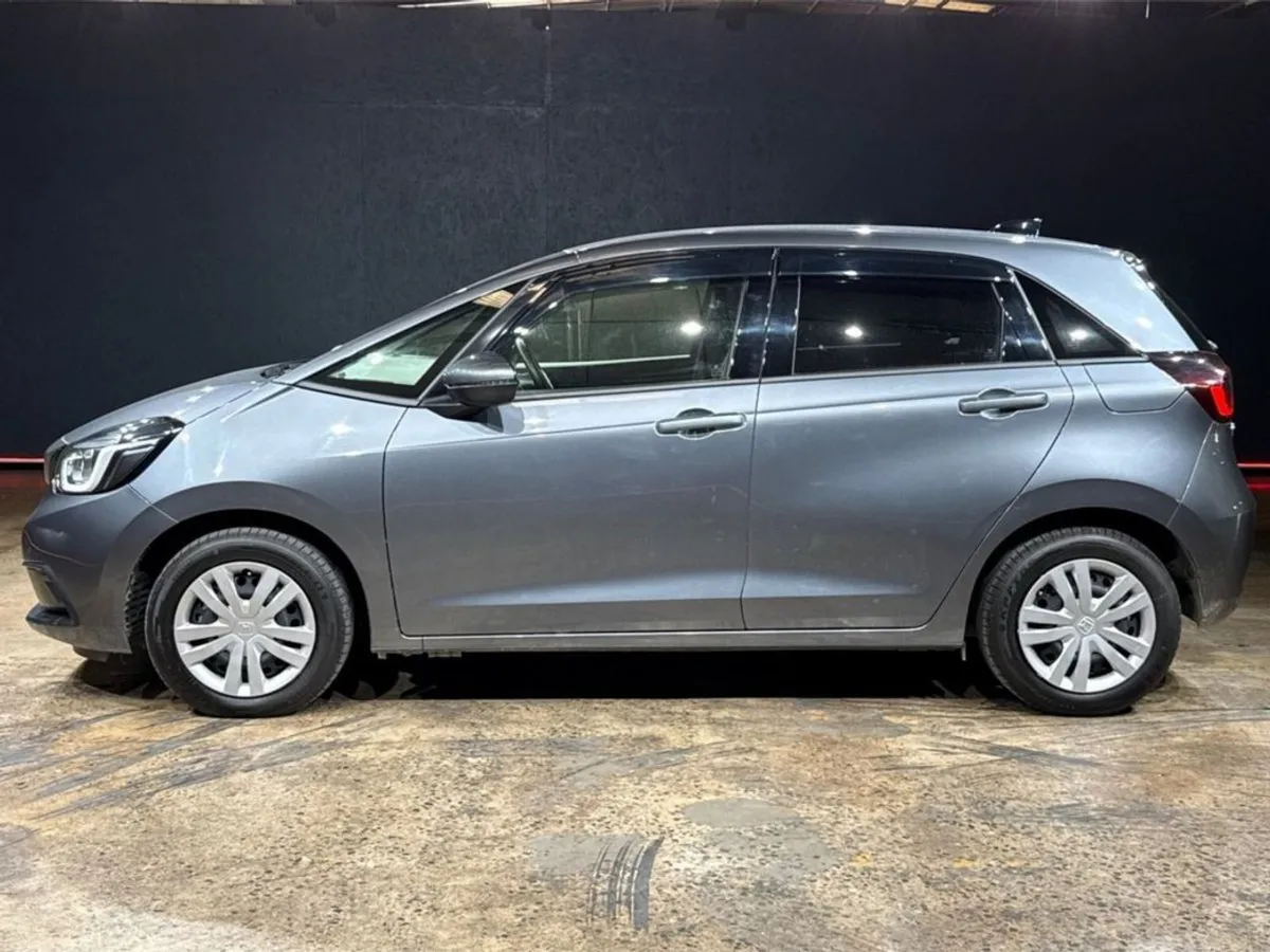 Honda Fit 1.5 Hybrid E hev Automatic - Reverse Ca - Image 4