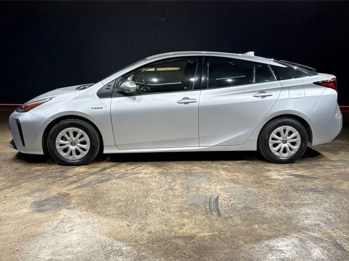 Toyota Prius 1.8 Automatic Hybrid - S Edition - R - Image 4