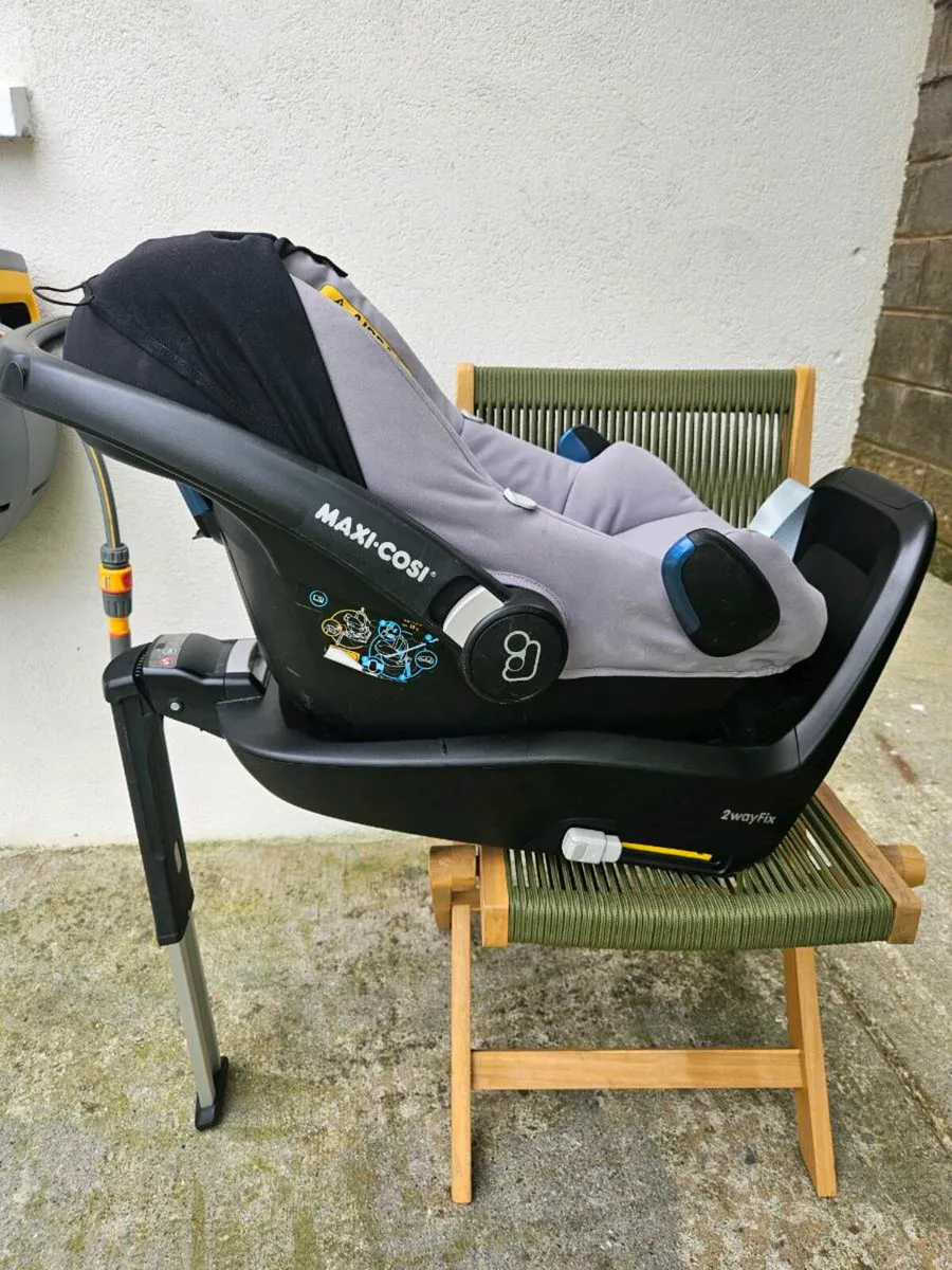 Car seat - Image 1