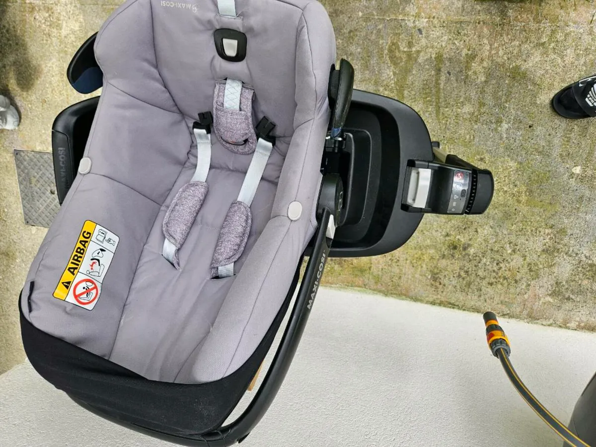 Car seat - Image 2