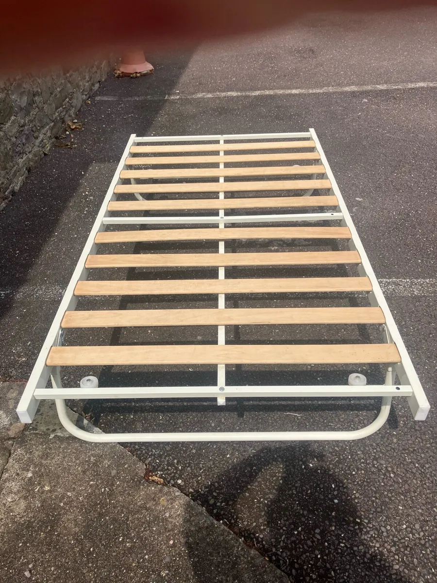 Trundle bed base - Image 1