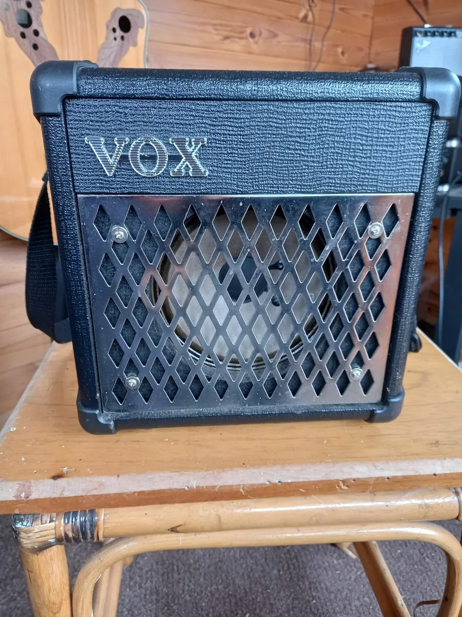 Vox mini rhythm 5 guitar amplifier - Image 1