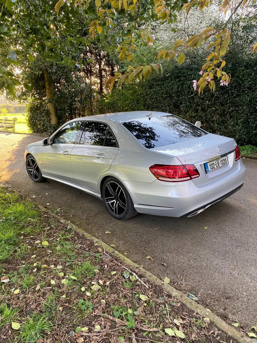 Mercedes Benz E220 CDI sport Automatic - Image 2