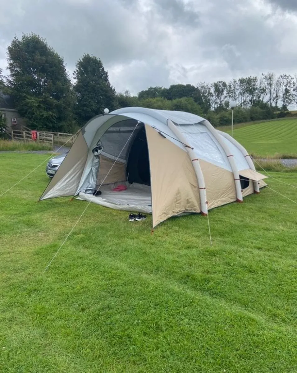 Spacious 5 man tent - Image 1