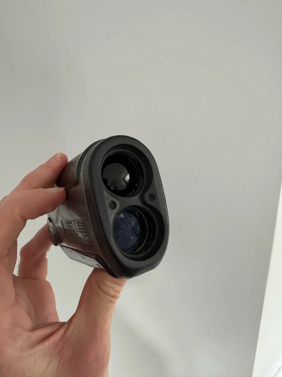 Bushnell Tour V2 golf range finder - Image 3