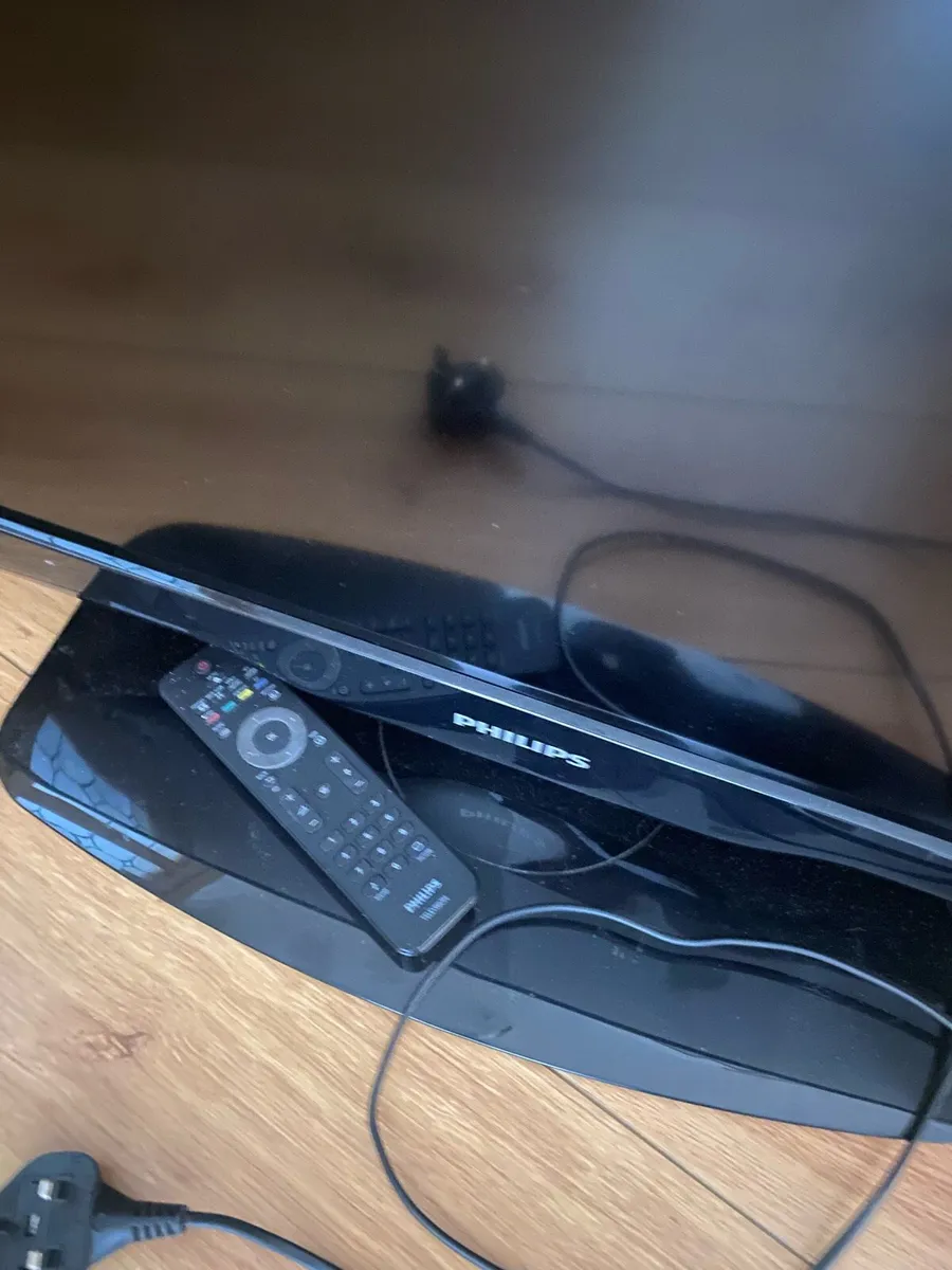 Selling 47” Philips TV - Image 1