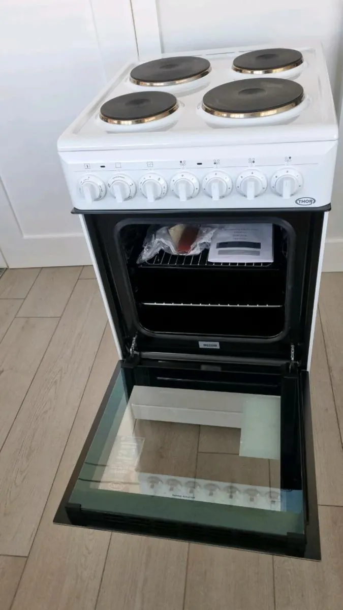 White Free Standing Electric Oven - Image 3