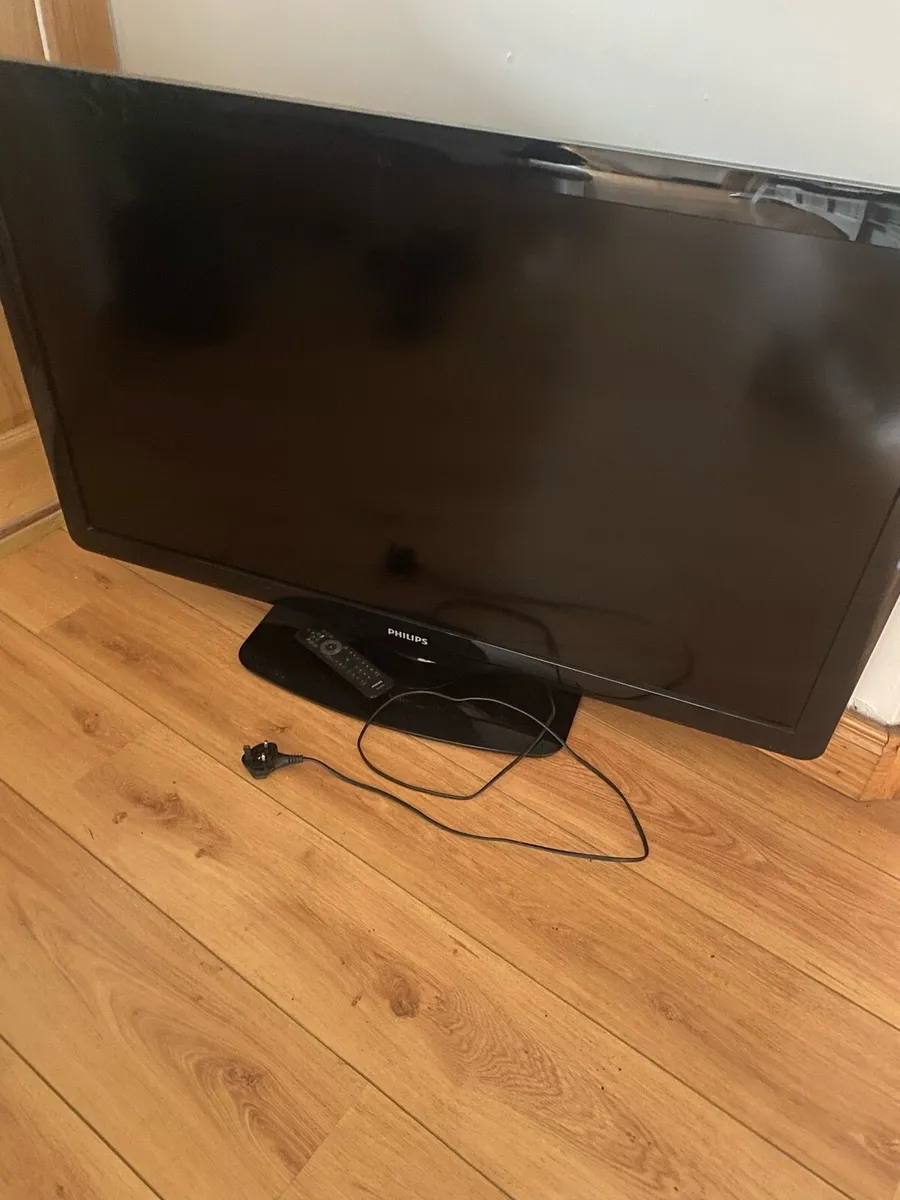 Selling 47” Philips TV - Image 2