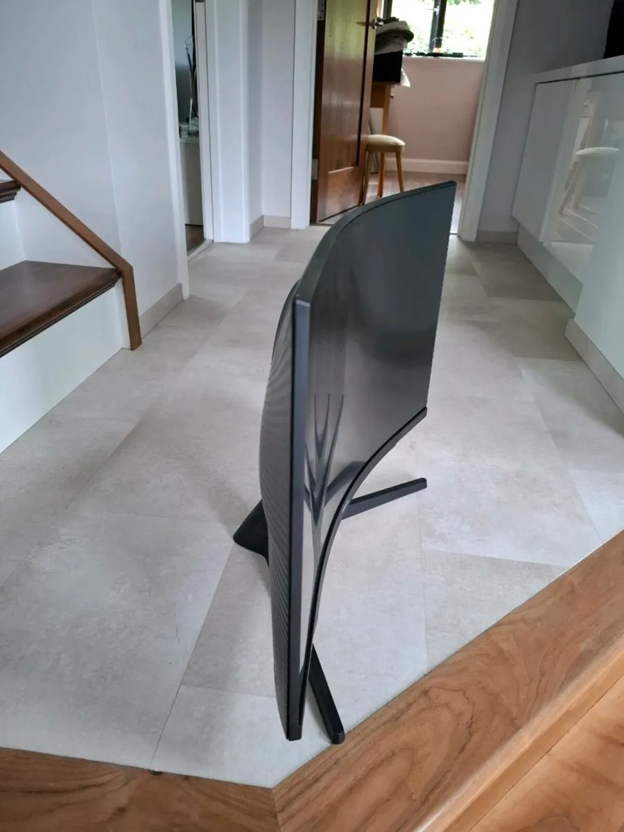 Samsung G5 32" Curved Monitor - Image 2