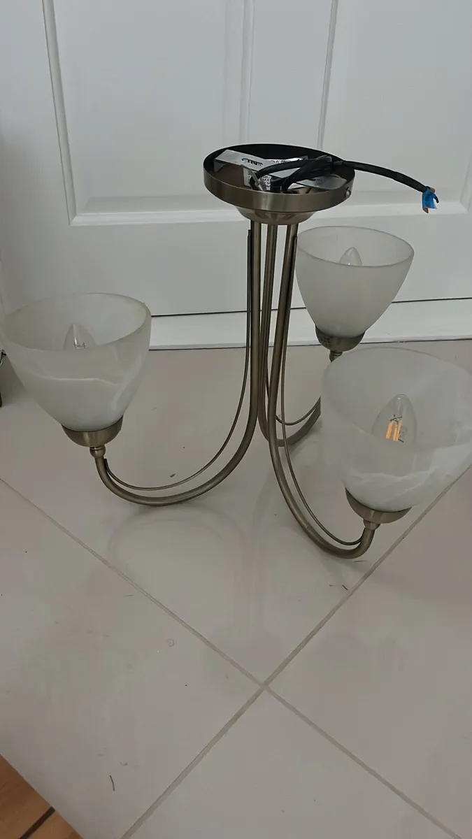 3 light ceiling light.