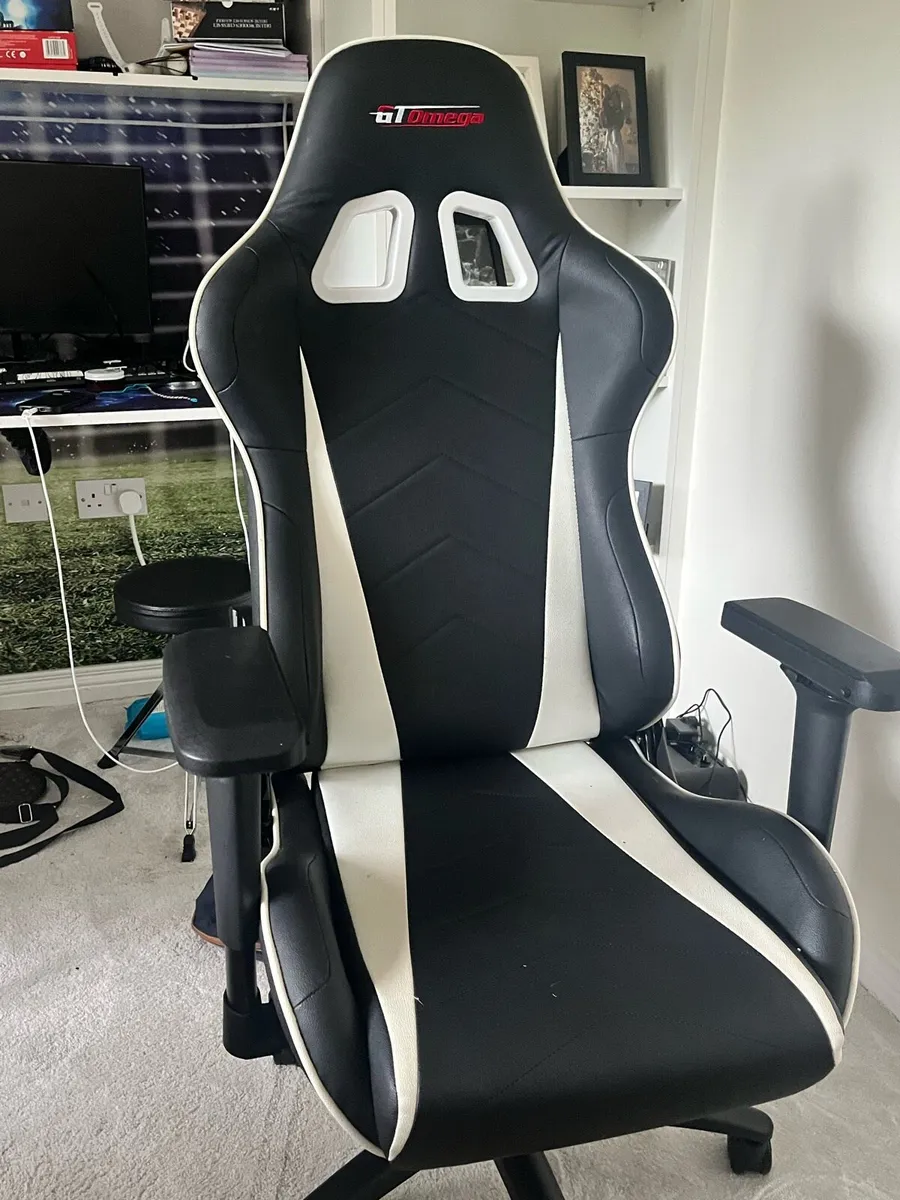 GT Omega Gaming Chair - Image 2
