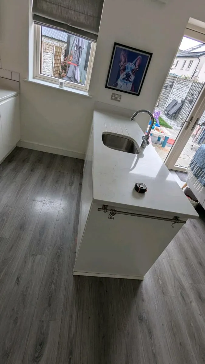 Kitchen - all integrated appliances & quartz - Image 3
