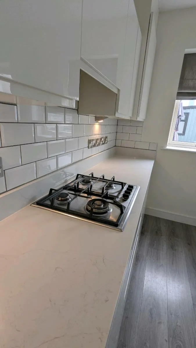 Kitchen - all integrated appliances & quartz - Image 4