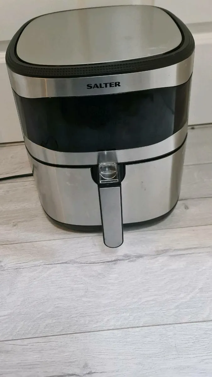 Salter air fryer
In ex cond - Image 1