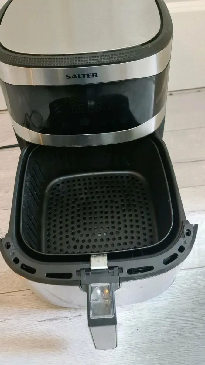 Salter air fryer
In ex cond - Image 2