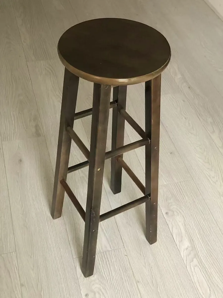 wooden chair - Image 1
