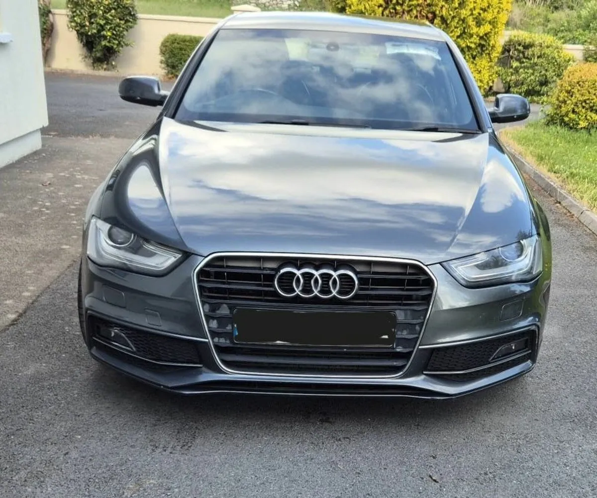 Audi A4   S-Line    2012 - Image 1