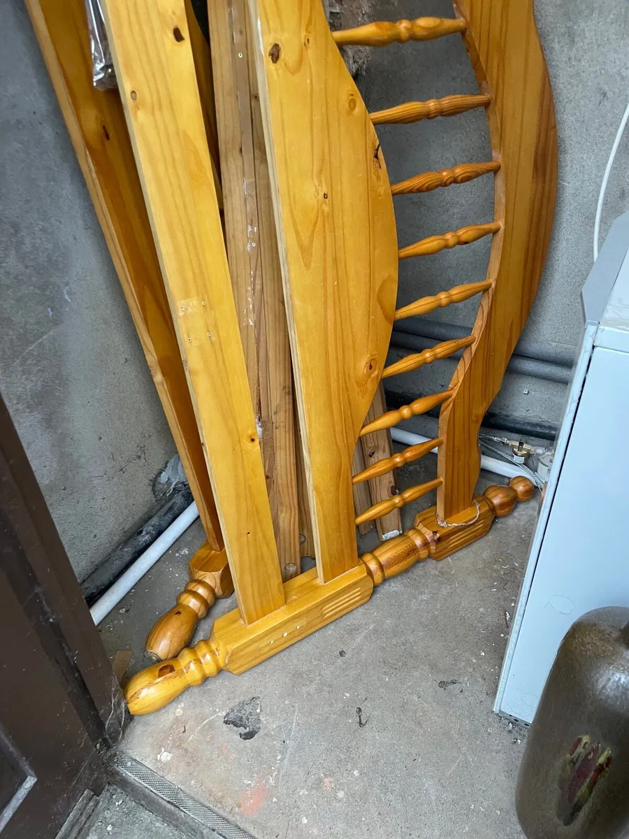 Double bed frame pine - Image 2