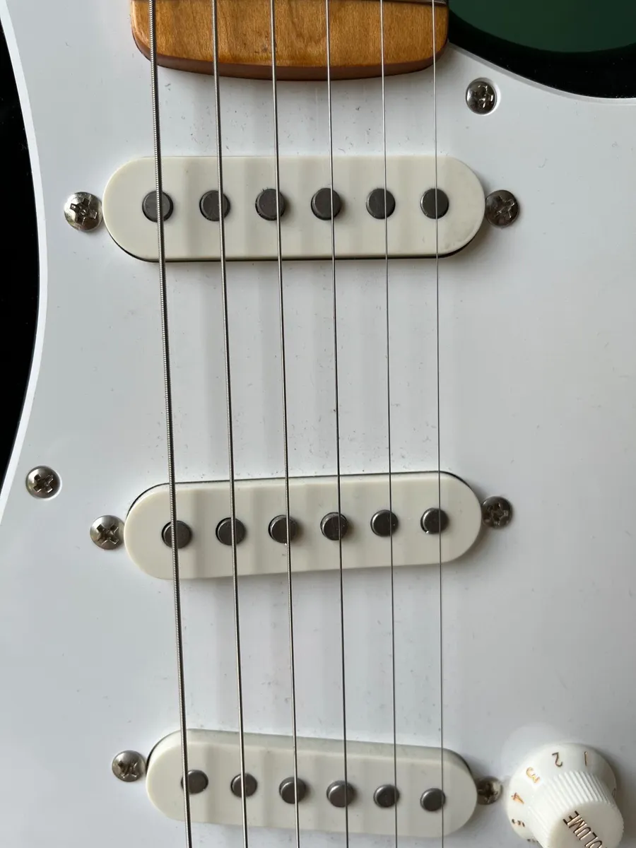 Guitar - Image 4