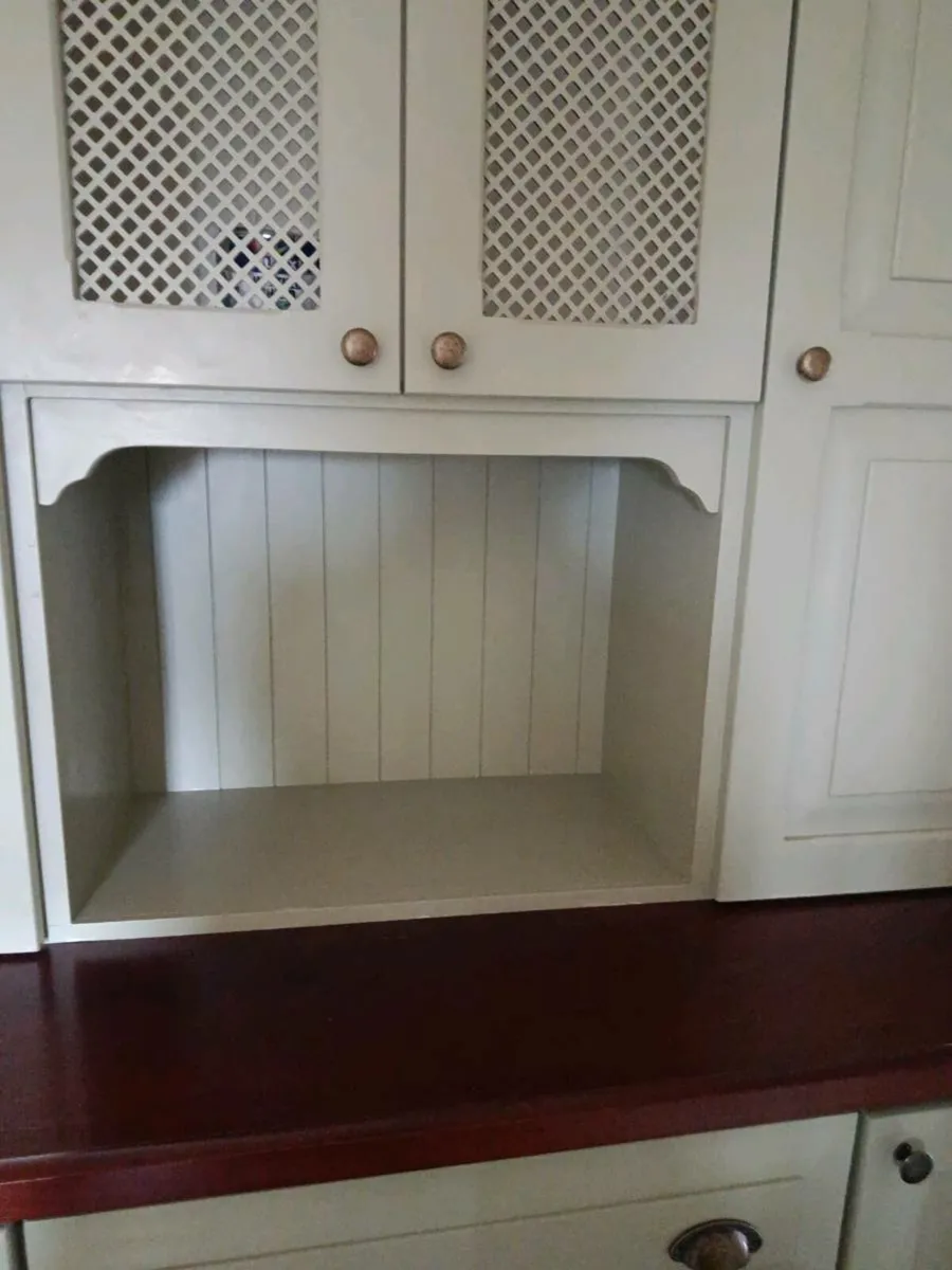 Laura Ashley style dresser delivery arranged - Image 3