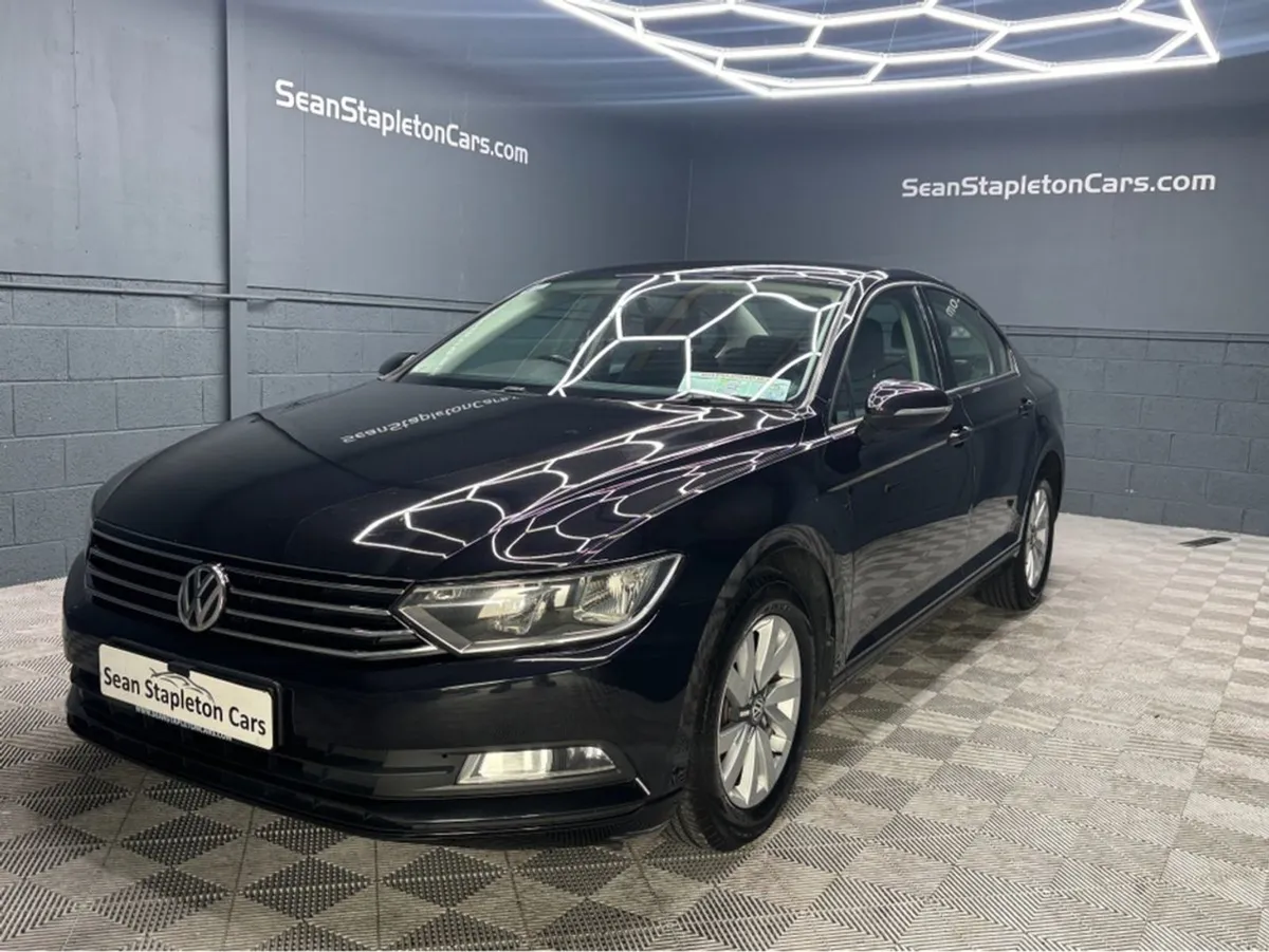 Volkswagen Passat 1.6 TDI S Bluemotion 120PS 4DR - Image 1