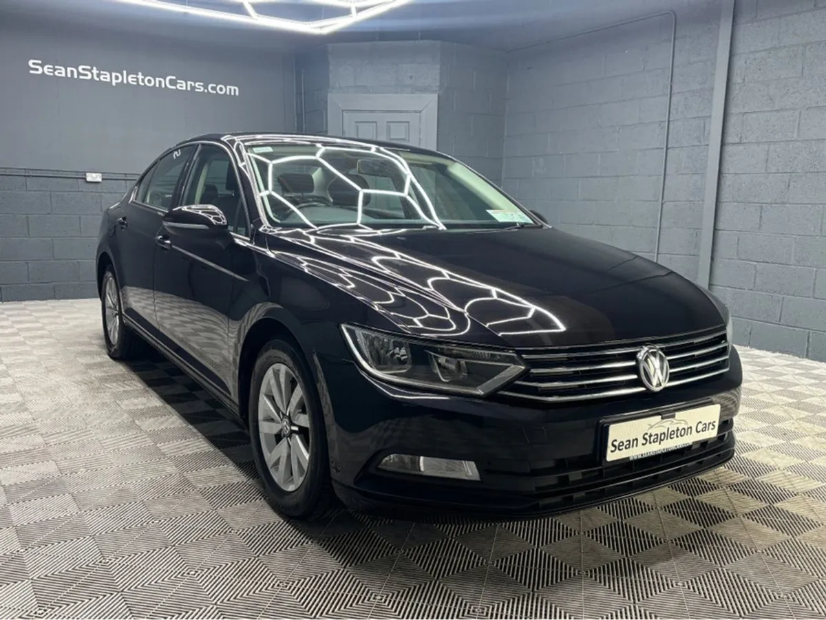 Volkswagen Passat 1.6 TDI S Bluemotion 120PS 4DR - Image 4
